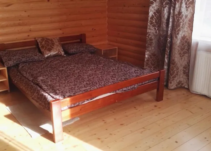 Деревянный коттедж гірський релакс Golovetsk
