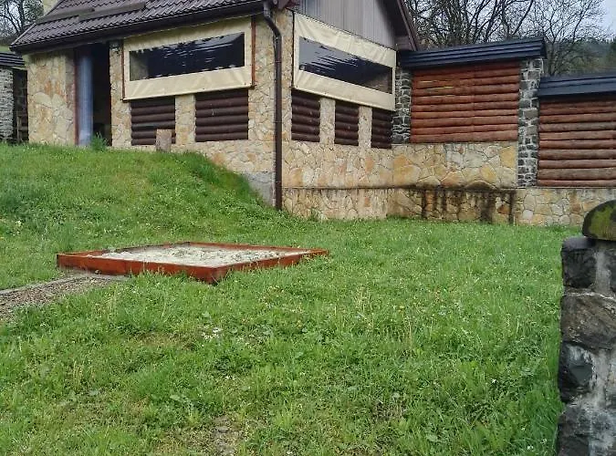 Деревянный коттедж гірський релакс