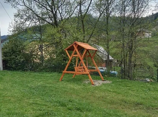 Деревянный коттедж гірський релакс *